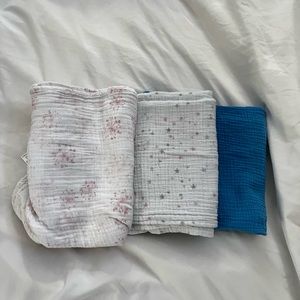Aden & Anais swaddle blankets